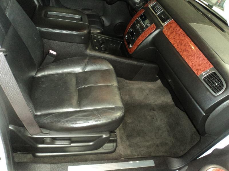 Chevrolet Suburban LT 1500 2WD 2007