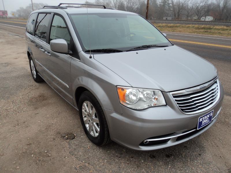 2016 Chrysler Town & Country Touring