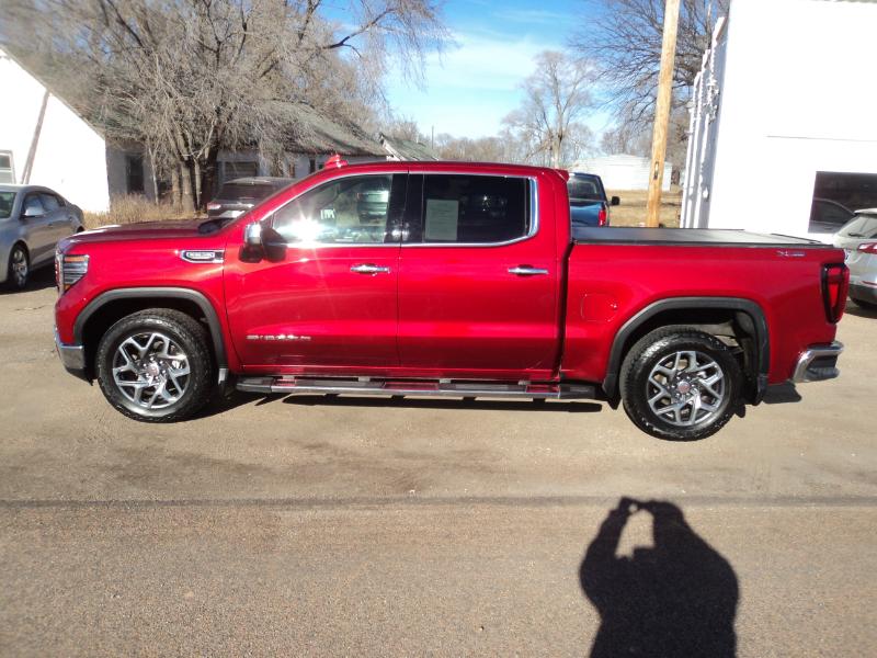 GMC Sierra 1500 SLT Crew Cab 4WD 2023
