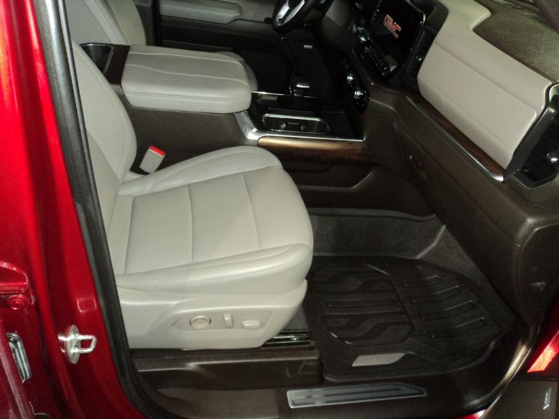 GMC Sierra 1500 SLT Crew Cab 4WD 2023