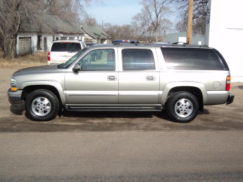 Chevrolet Suburban 1500 4WD 2002