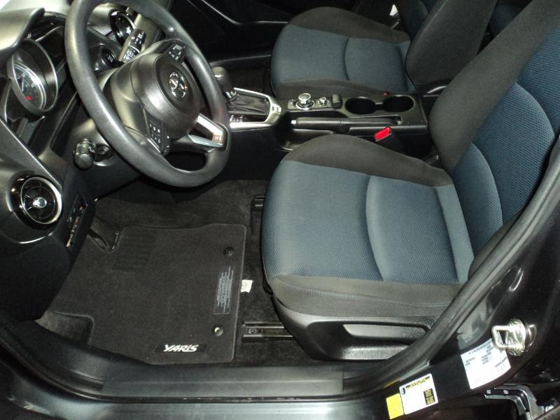 Toyota Yaris XLE Hatchback 2020
