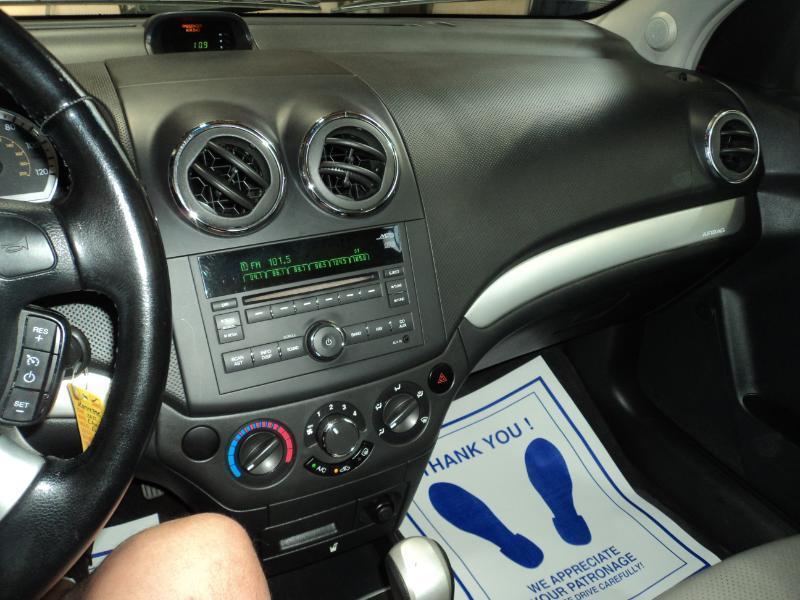 Chevrolet Aveo5 2LT 2011