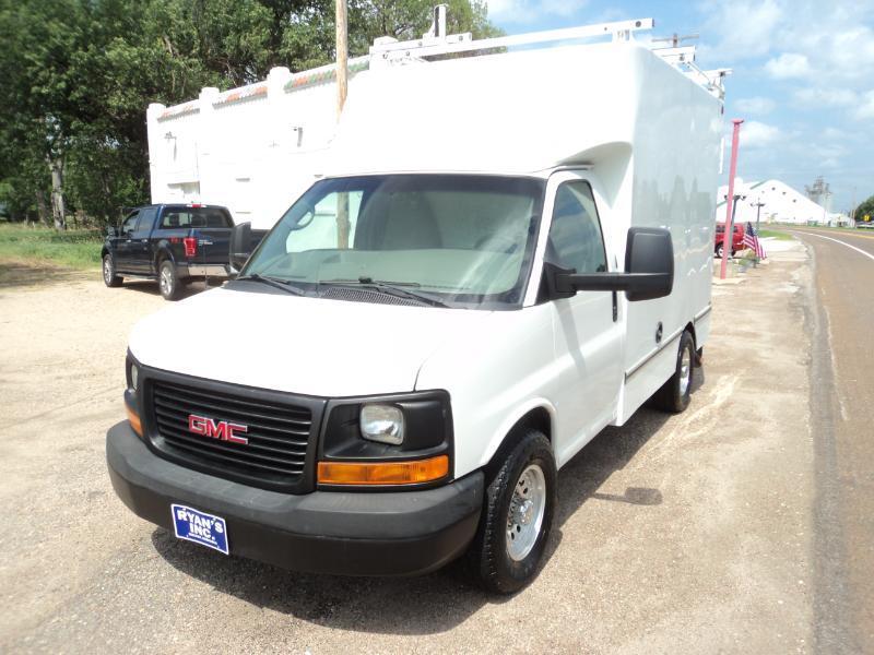 2011 GMC Savana G3500 10FT