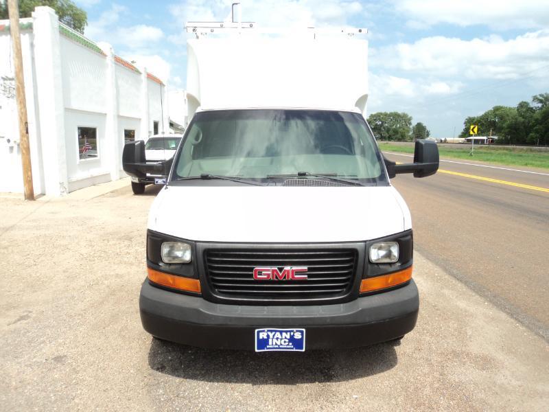 GMC Savana  2011