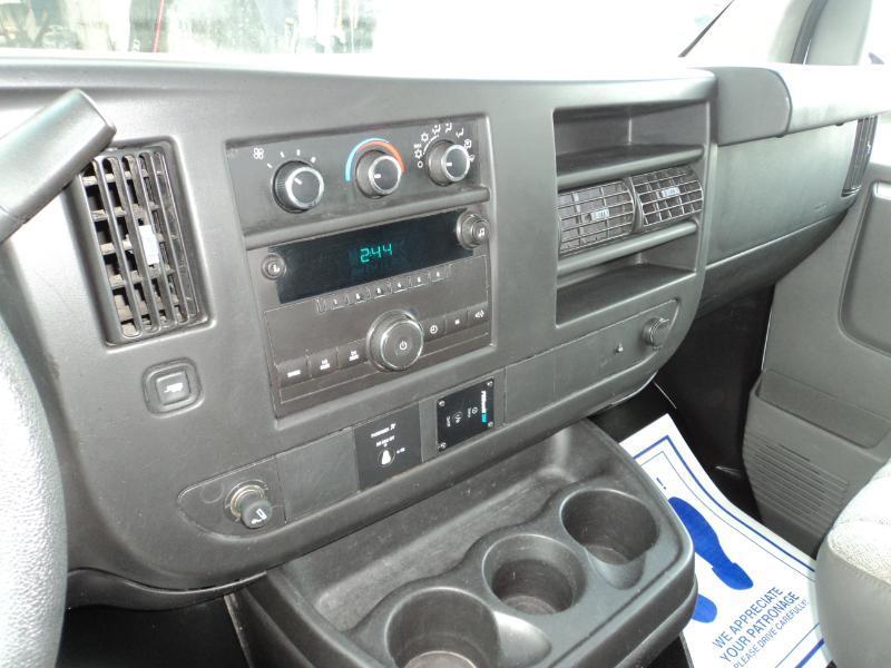 GMC Savana  2011