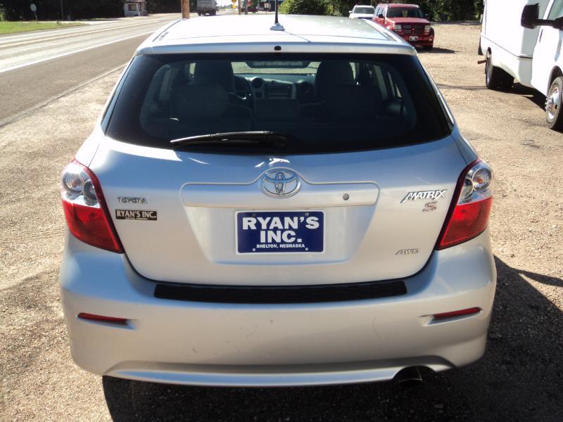 Toyota Matrix S AWD 4-Speed AT 2009