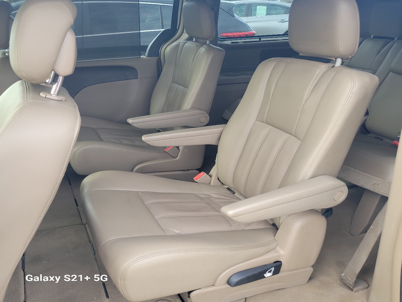 Chrysler Town & Country Touring-L 2016