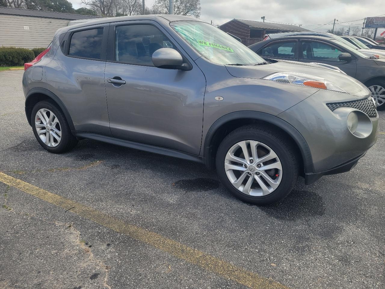 Nissan Juke S FWD 2014