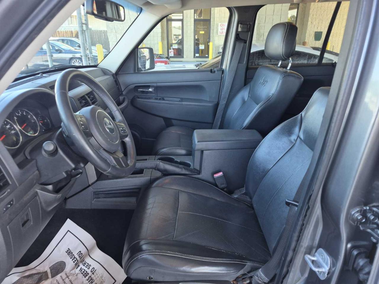 Jeep Liberty Sport 4WD 2012