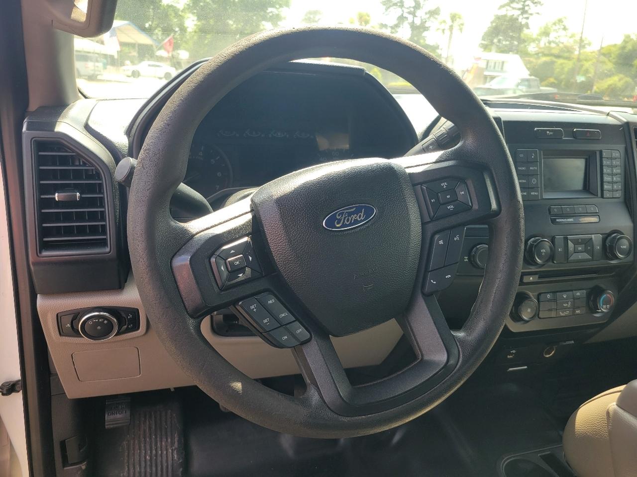Ford F-150 XL SuperCrew 5.5-ft. Bed 2WD 2016