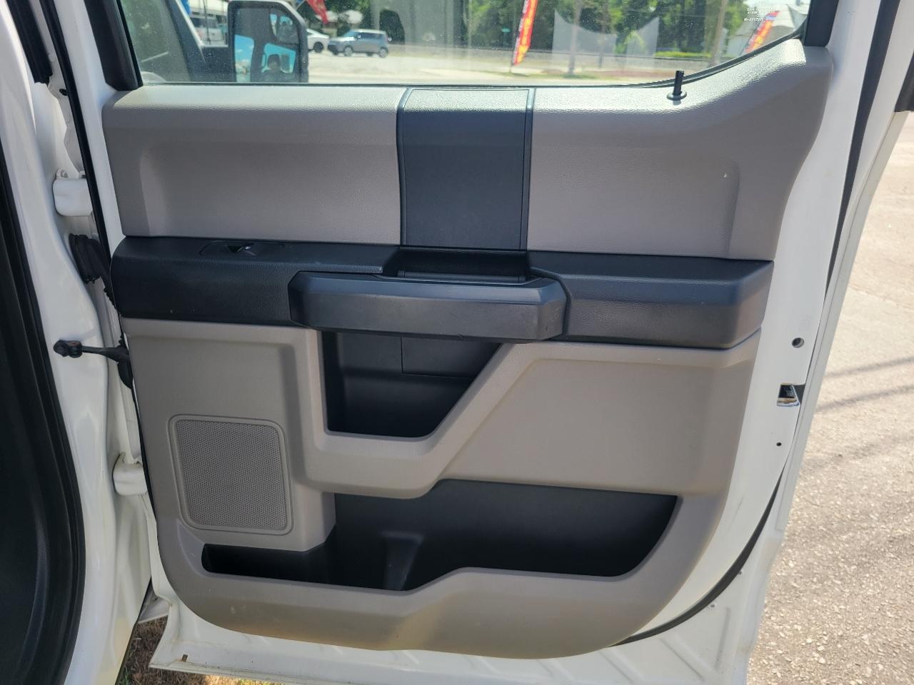 Ford F-150 XL SuperCrew 5.5-ft. Bed 2WD 2016