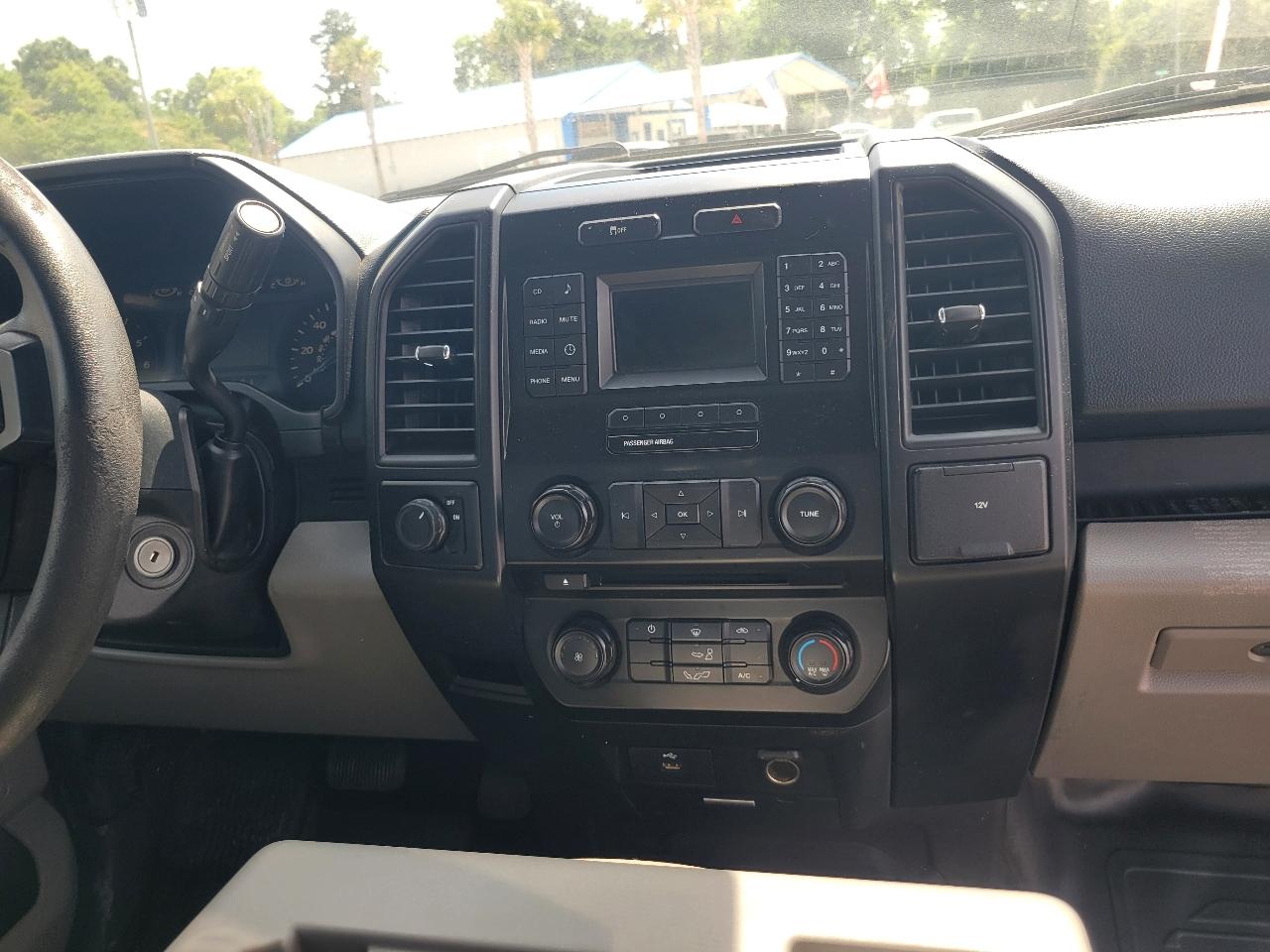 Ford F-150 XL SuperCrew 5.5-ft. Bed 2WD 2016
