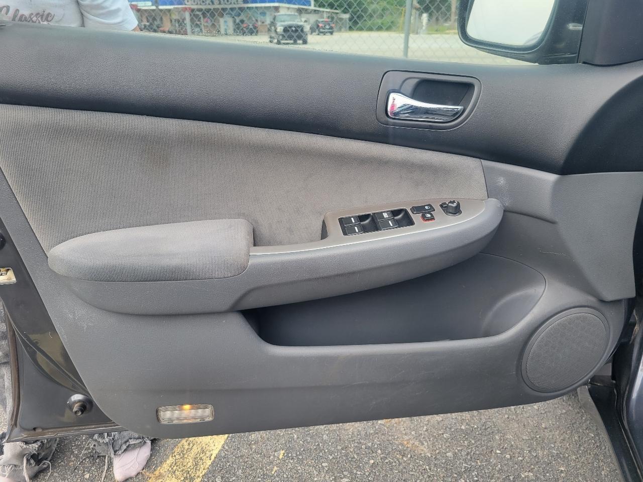 Honda Accord EX-L Sedan AT with Navigation and XM Radio 2006