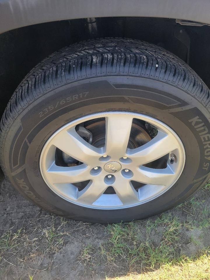 Kia Sorento LX 2WD 2013