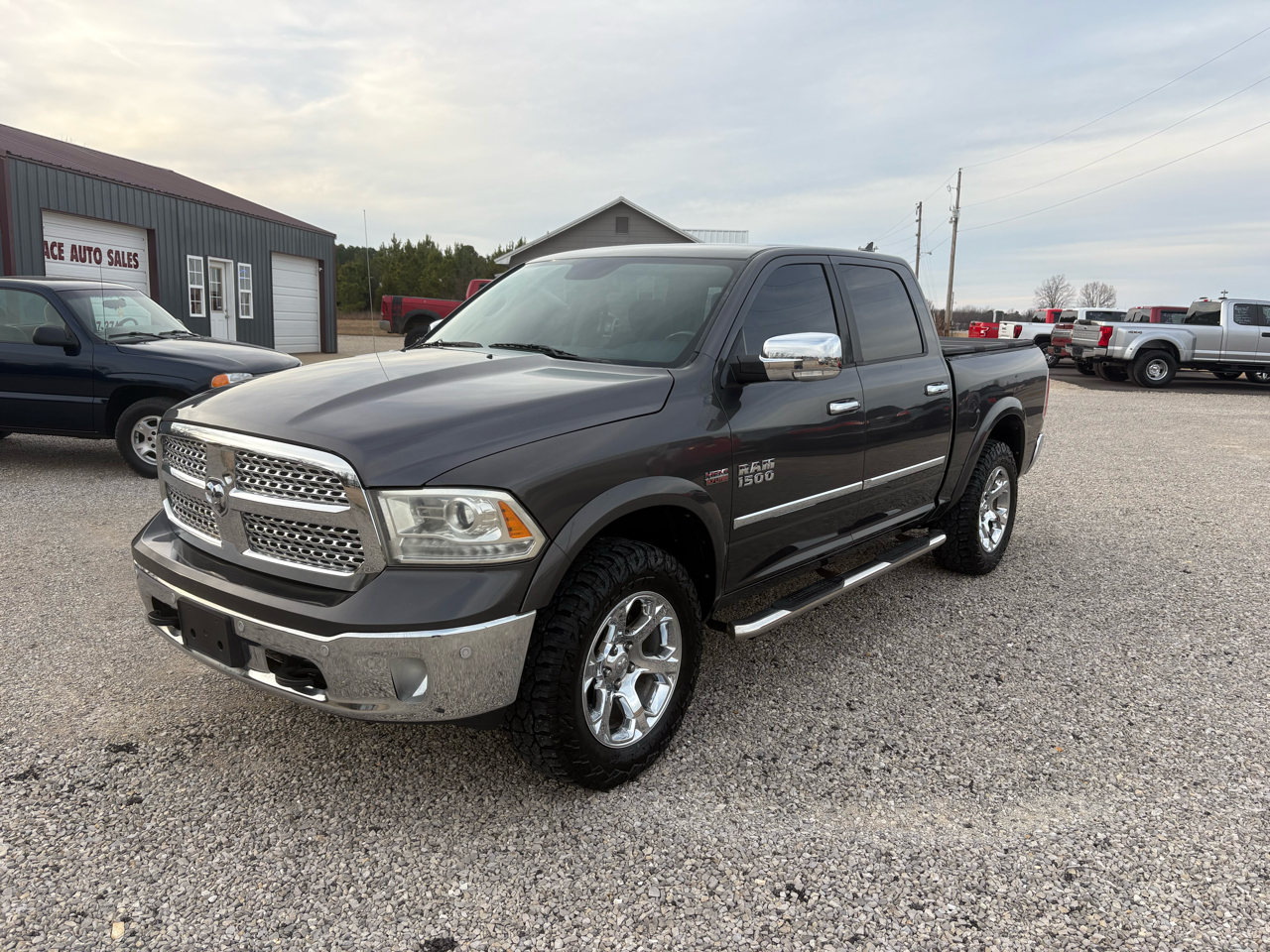 2016 RAM 1500 Laramie Crew Cab SWB 4WD