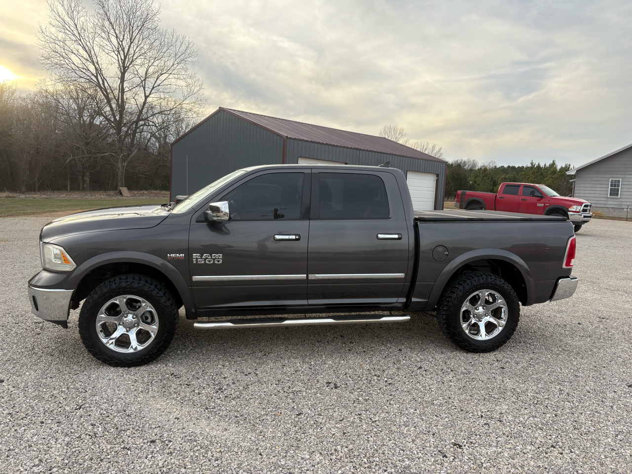 RAM 1500 Laramie Crew Cab SWB 4WD 2016