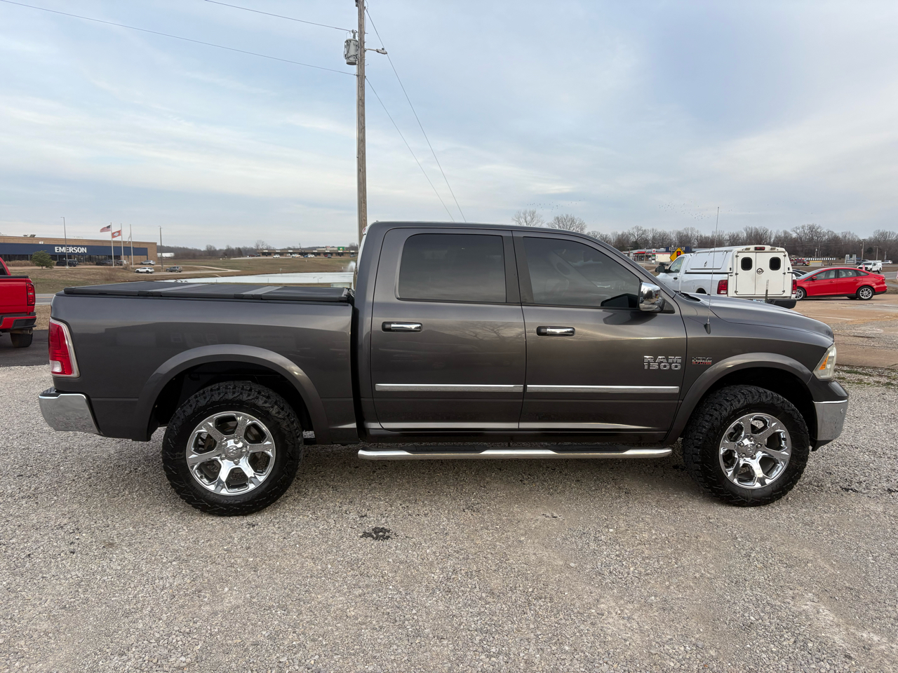 RAM 1500 Laramie Crew Cab SWB 4WD 2016