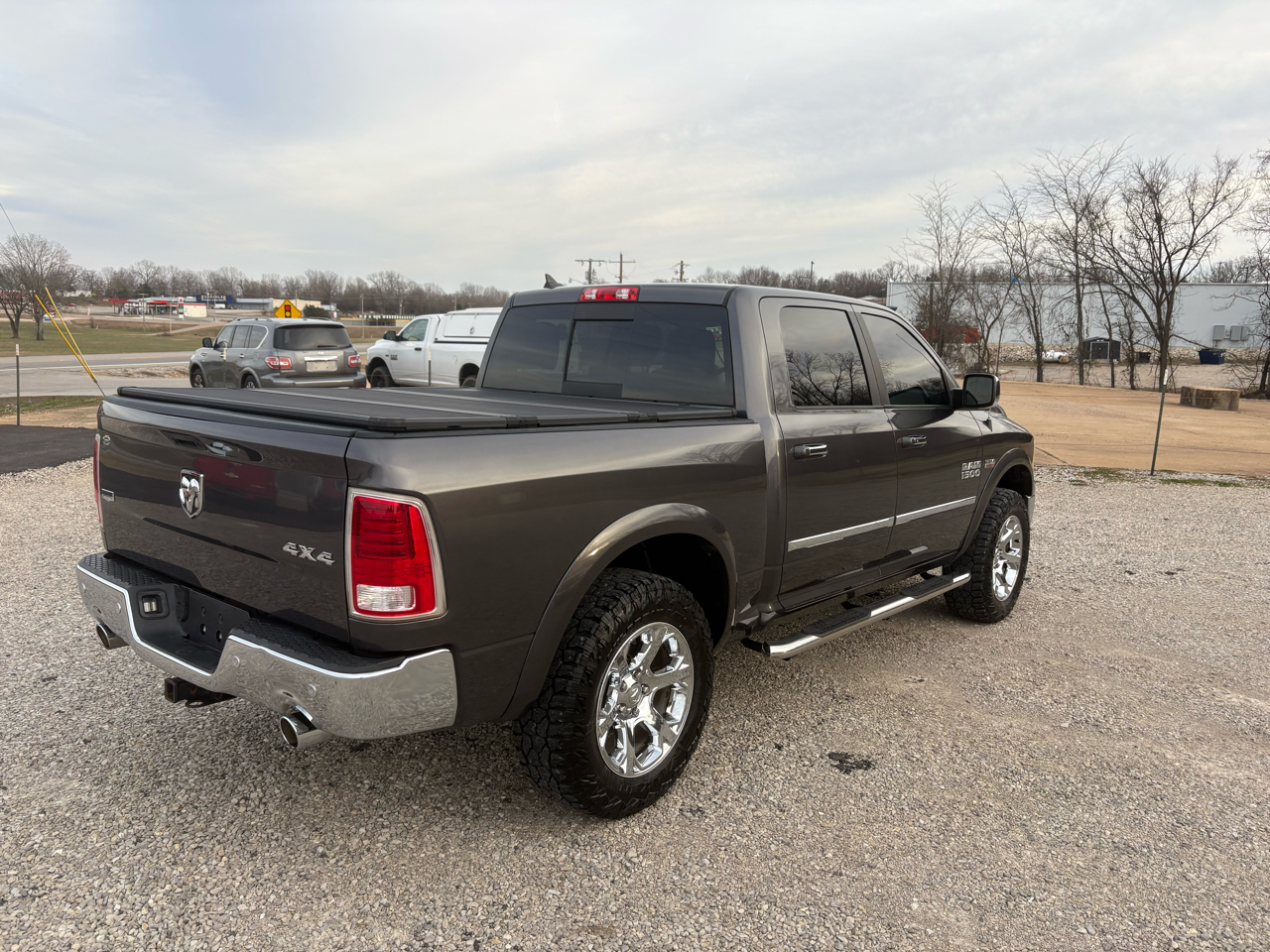 RAM 1500 Laramie Crew Cab SWB 4WD 2016