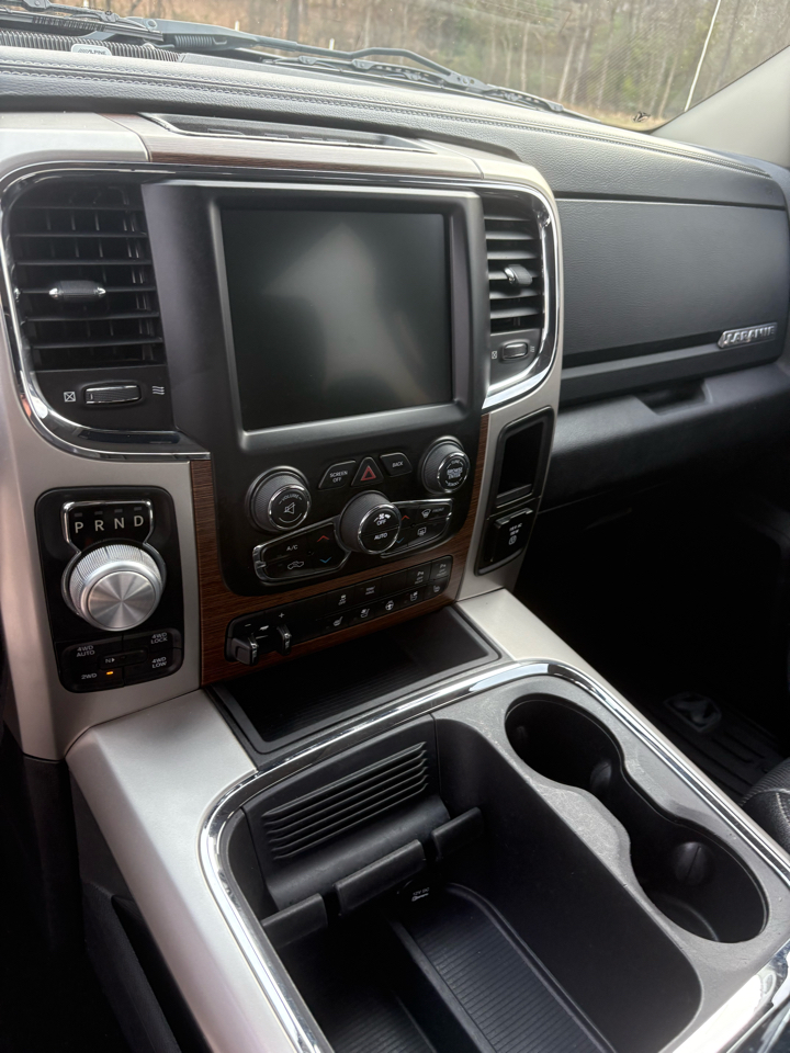 RAM 1500 Laramie Crew Cab SWB 4WD 2016