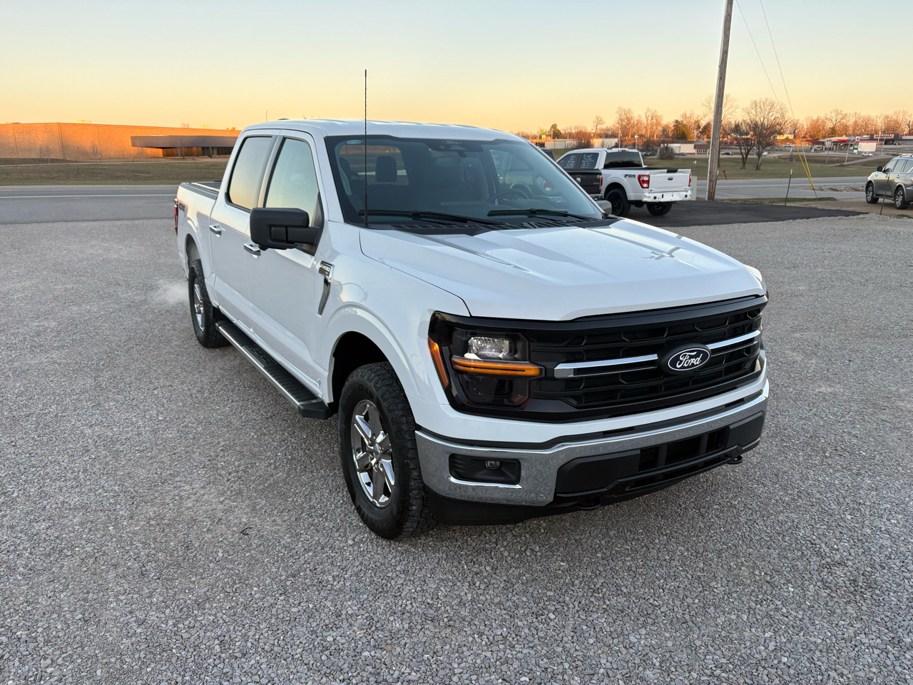 Ford F-150 4WD SuperCrew 139" XLT 2024