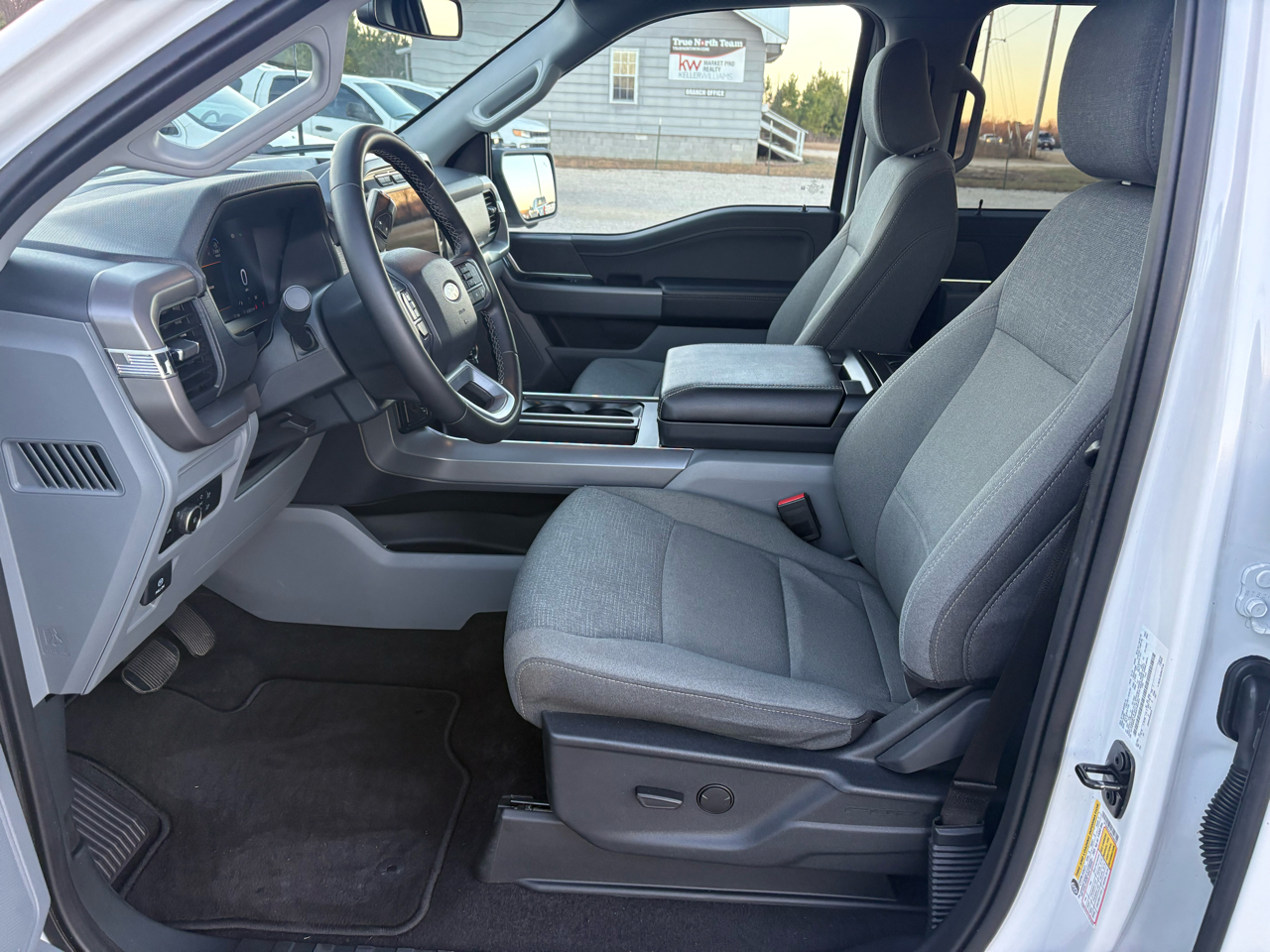 Ford F-150 4WD SuperCrew 139" XLT 2024