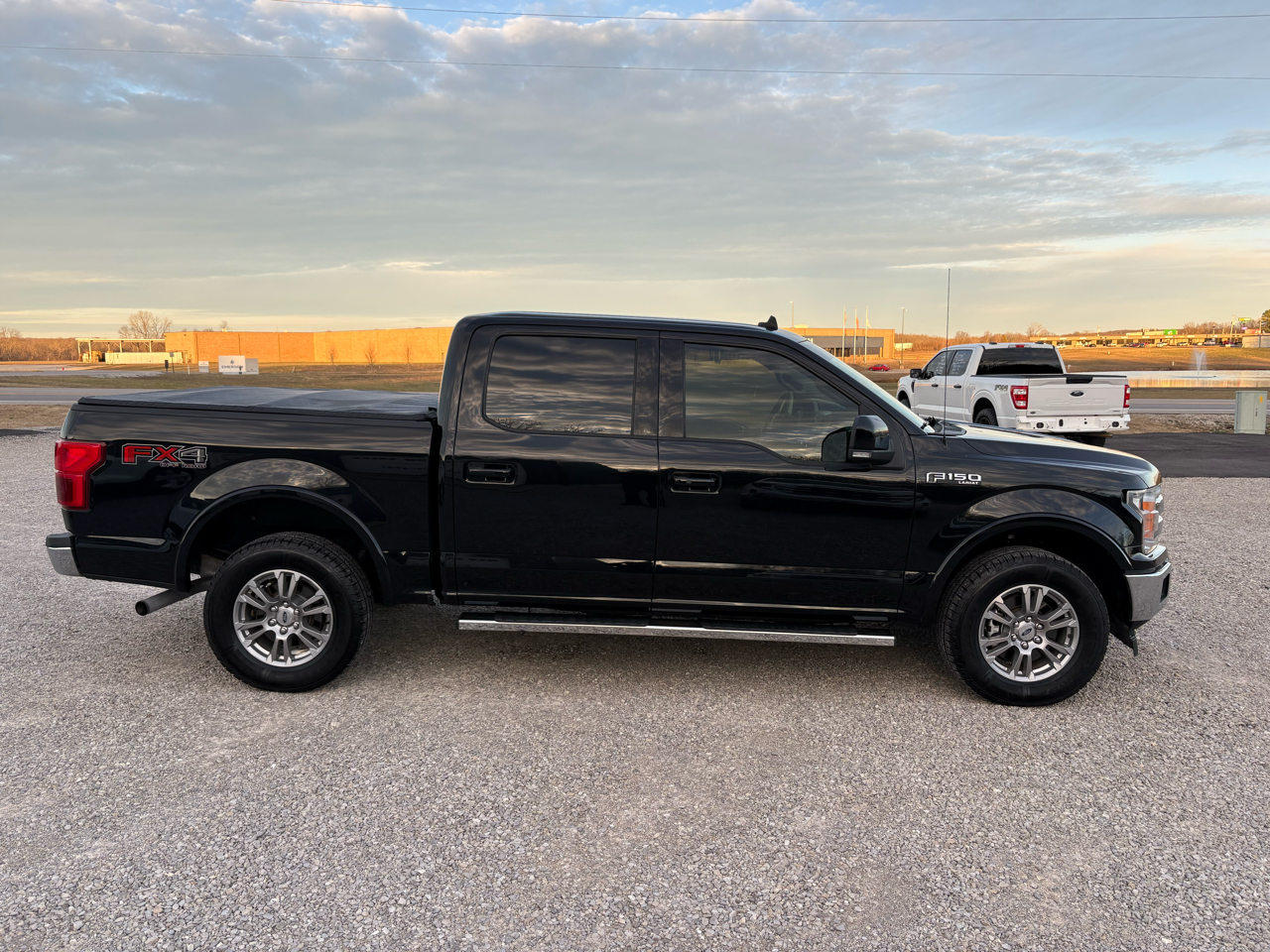 Ford F-150 4WD SuperCrew 139" Lariat 2019