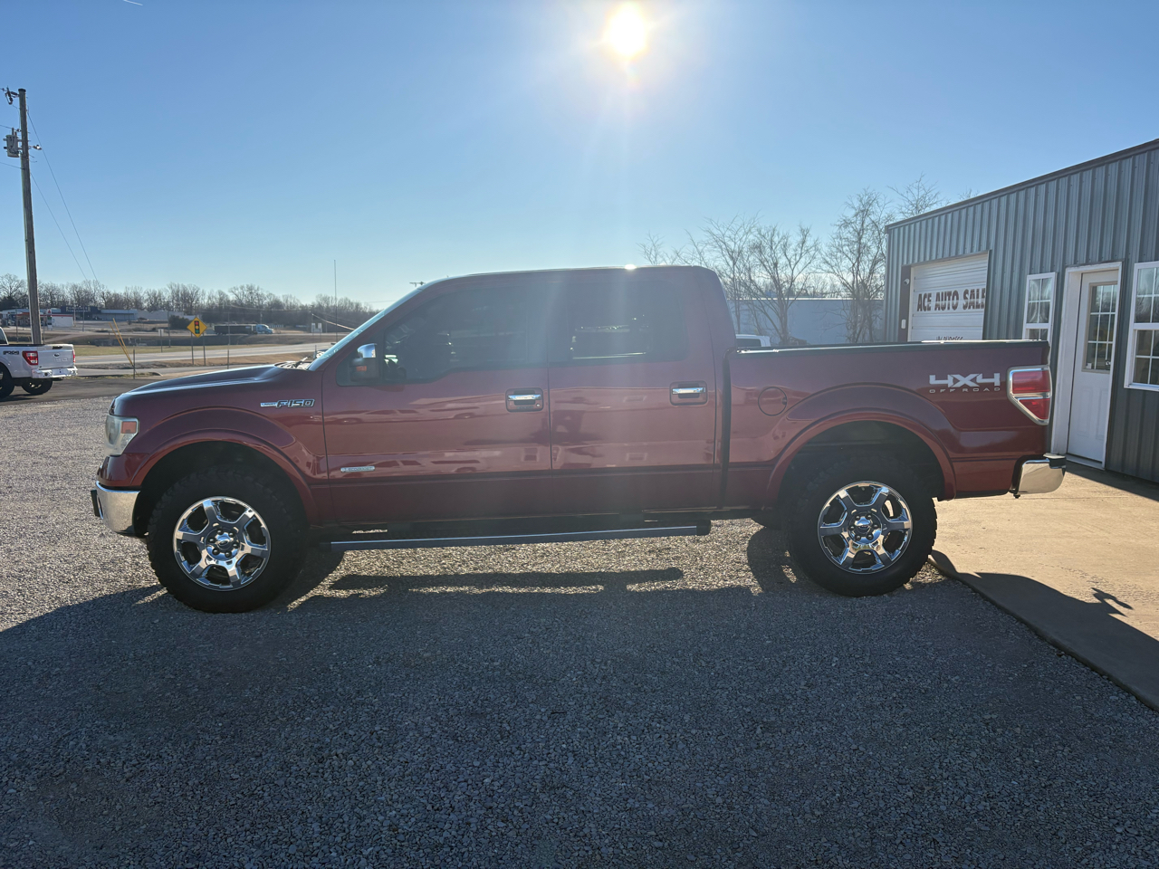 Ford F-150 SuperCrew Crew Cab 139" Lariat 4WD 2014