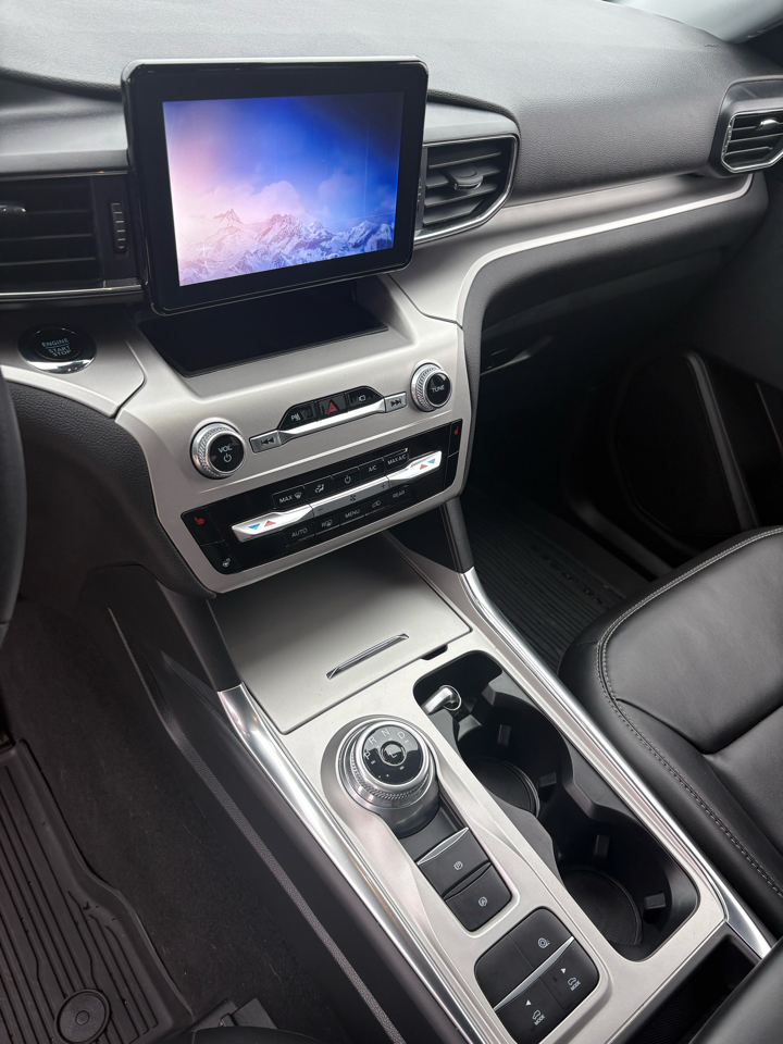 Ford Explorer XLT 2022