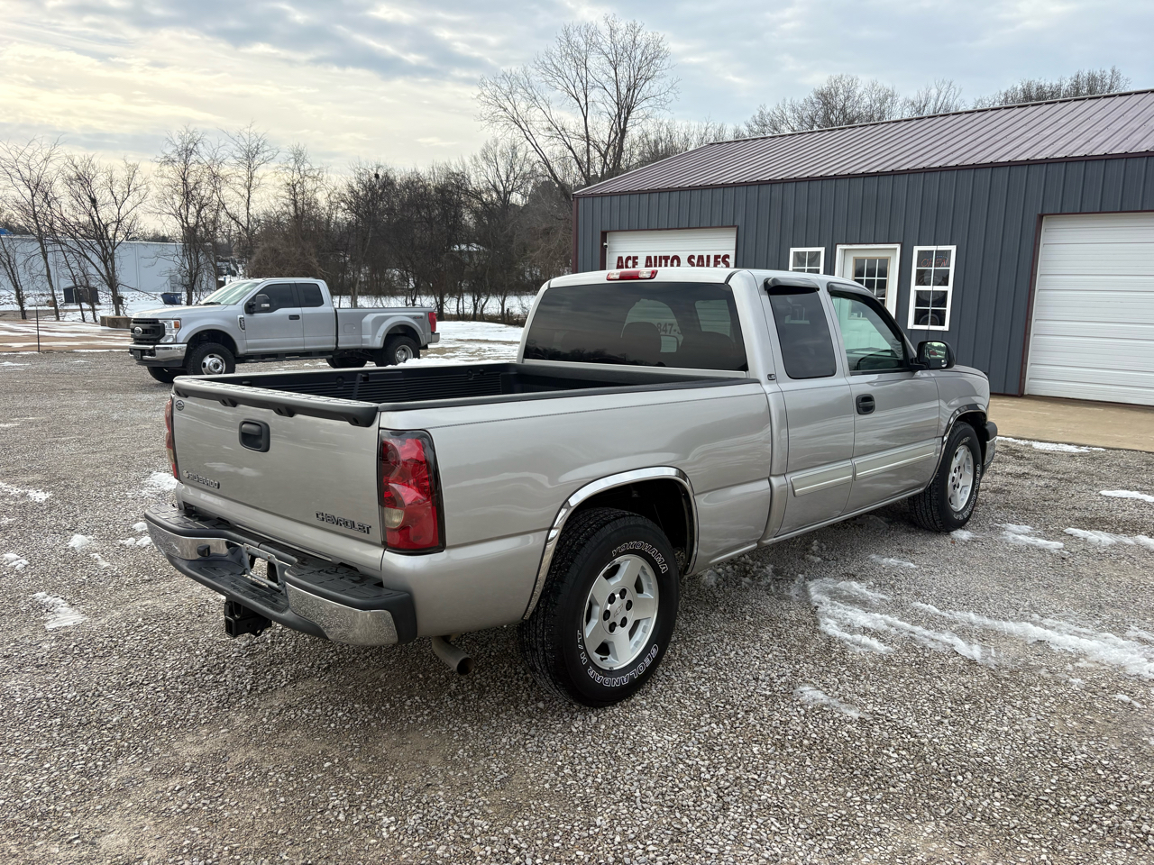 Chevrolet Silverado 1500 2WD Double Cab 143.5" LS 2005
