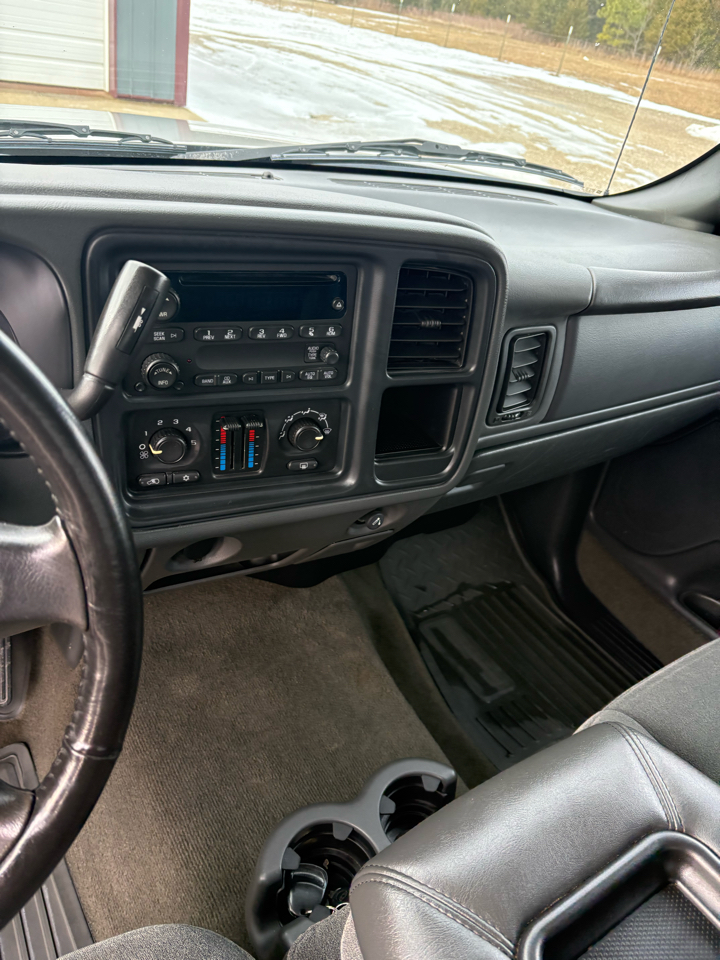 Chevrolet Silverado 1500 2WD Double Cab 143.5" LS 2005