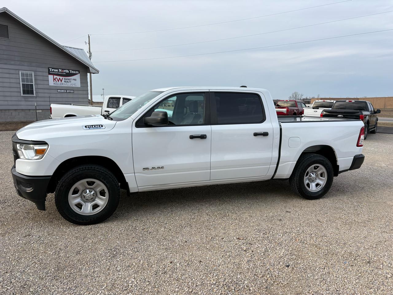 RAM 1500 4WD Crew Cab 140.5" Tradesman 2022