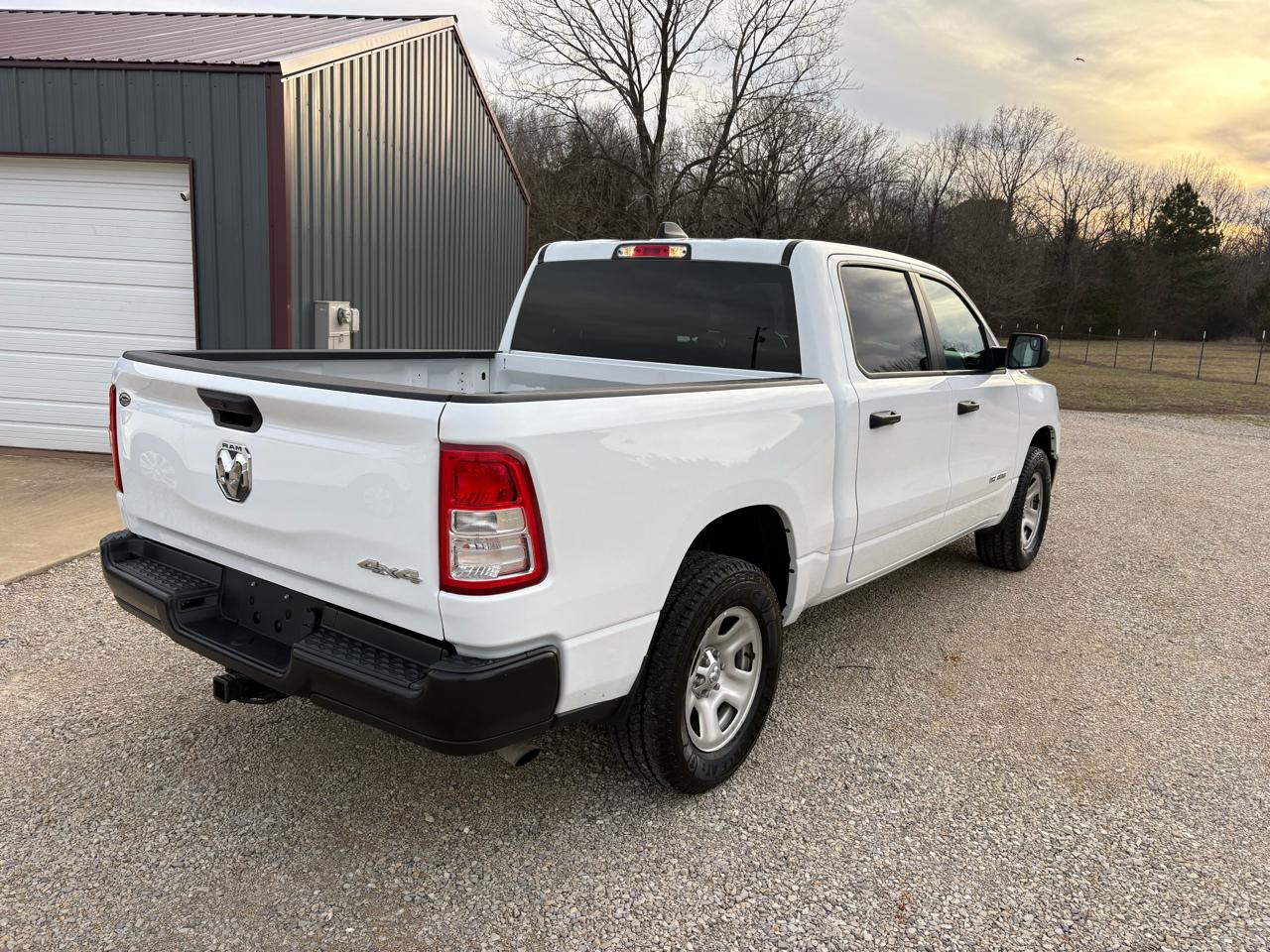 RAM 1500 4WD Crew Cab 140.5" Tradesman 2022