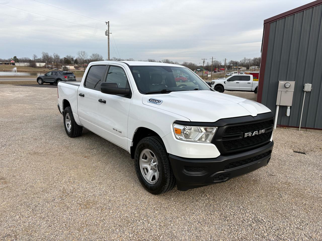 RAM 1500 4WD Crew Cab 140.5" Tradesman 2022
