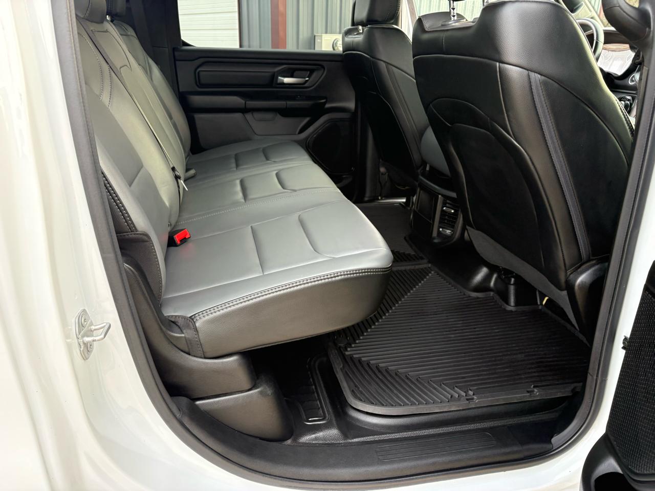 RAM 1500 4WD Crew Cab 140.5" Tradesman 2022