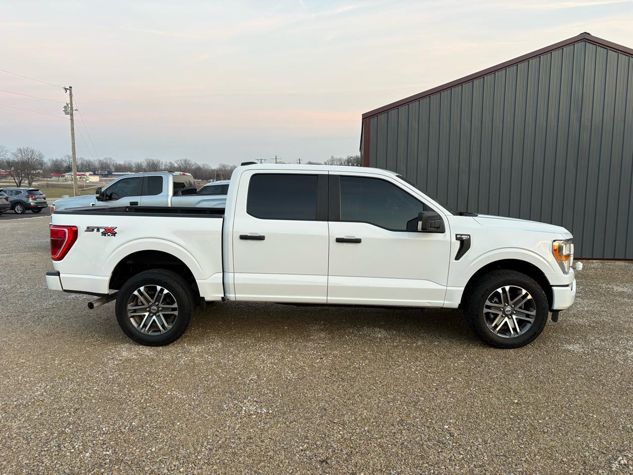 Ford F-150 4WD SuperCrew 139" XLT 2021