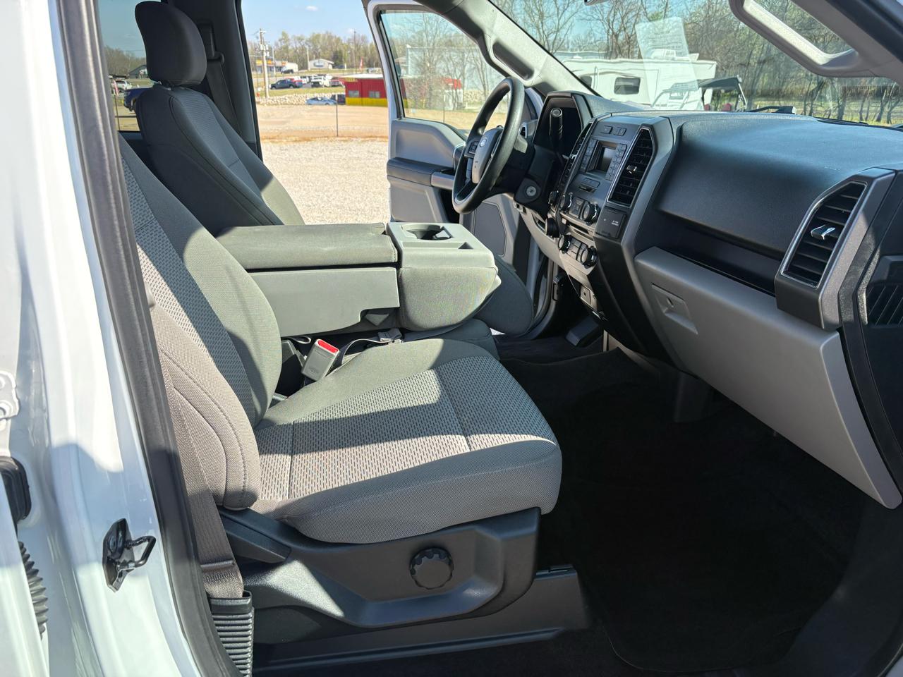 Ford F-150 4WD SuperCrew 139" XLT 2017