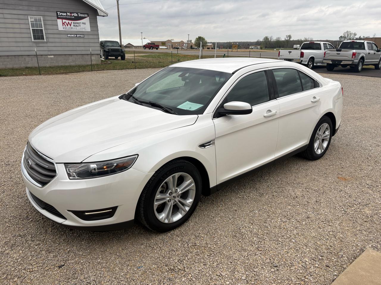 Ford Taurus SEL FWD 2018