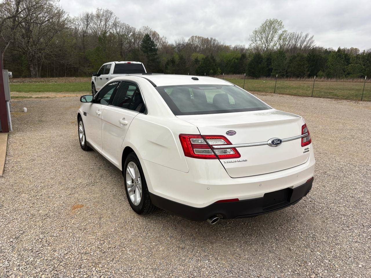 Ford Taurus SEL FWD 2018