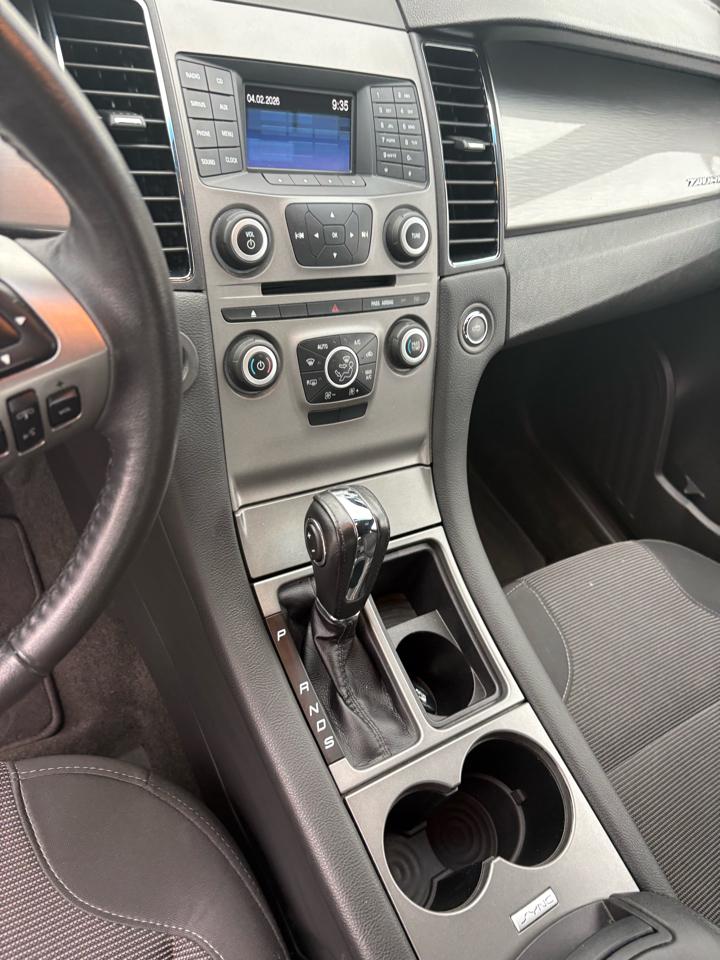 Ford Taurus SEL FWD 2018