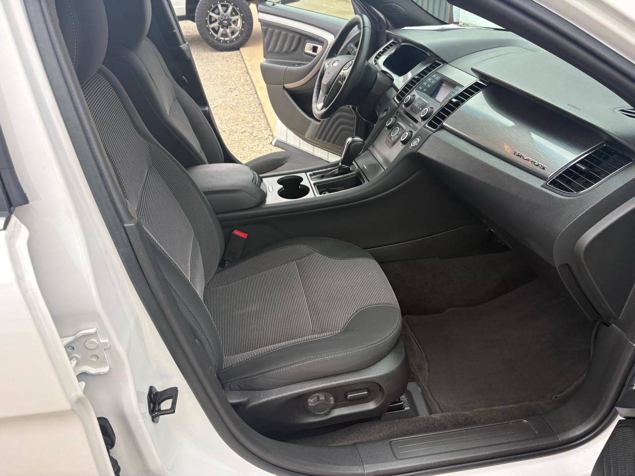 Ford Taurus SEL FWD 2018