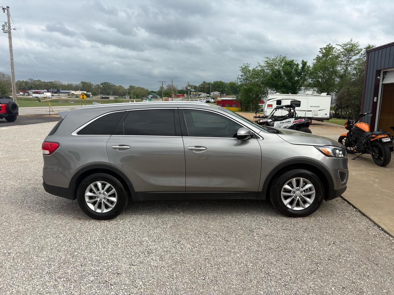 Kia Sorento LX V6 2WD 2017