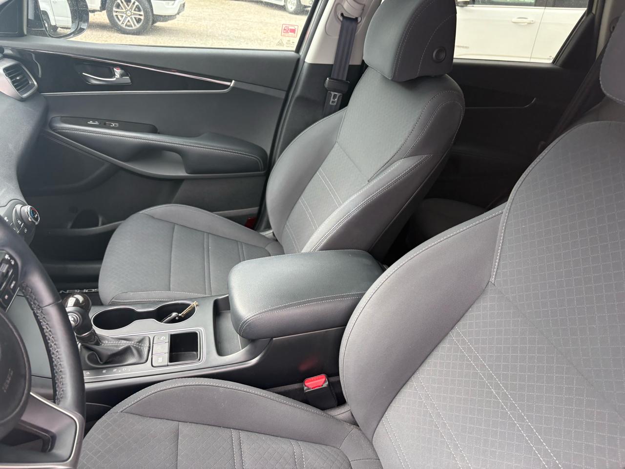 Kia Sorento LX V6 2WD 2017