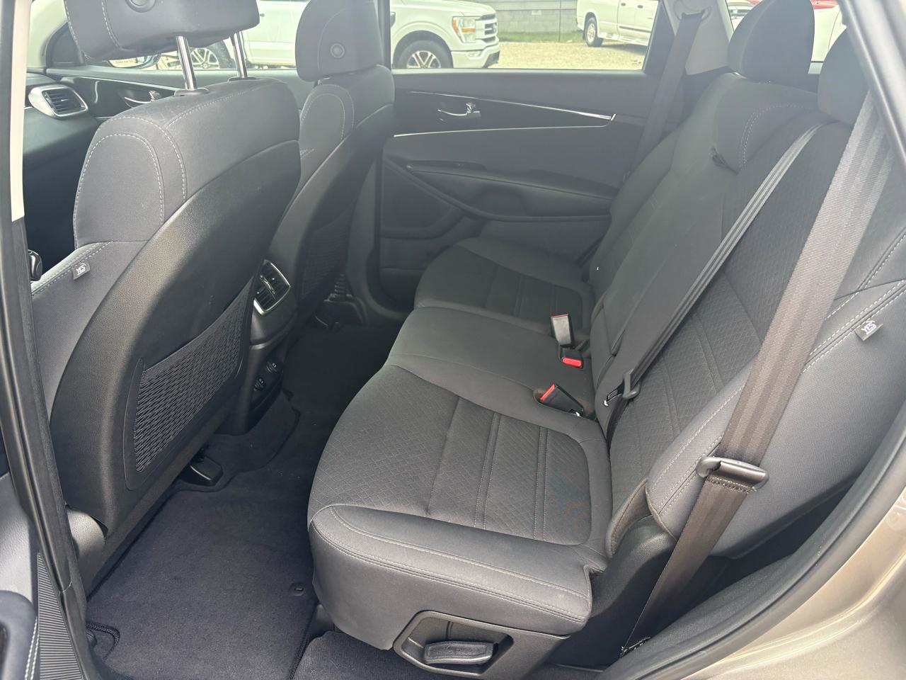 Kia Sorento LX V6 2WD 2017