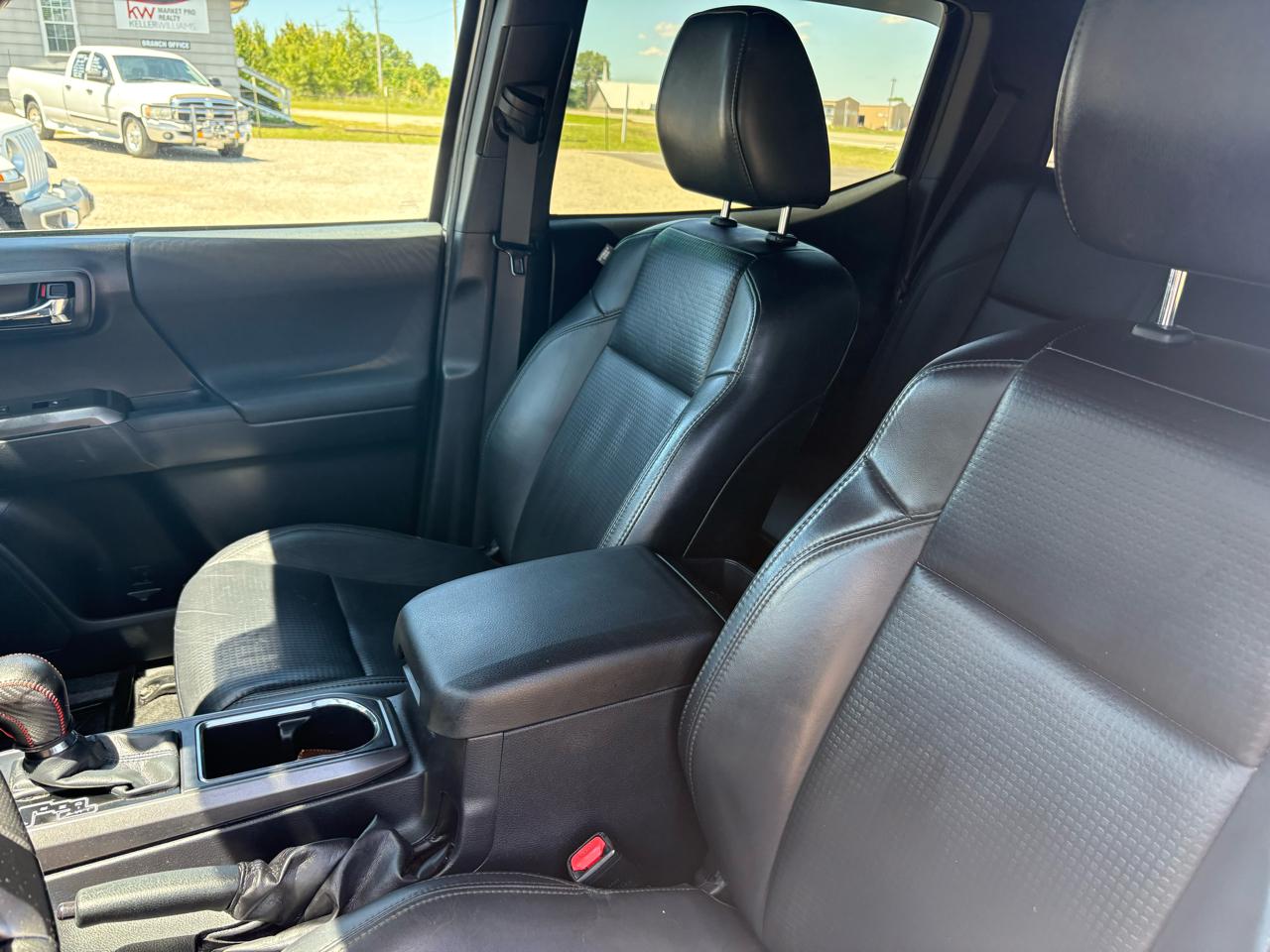 Toyota Tacoma 4WD Double Cab V6 AT TRD Off Road (Natl) 2019