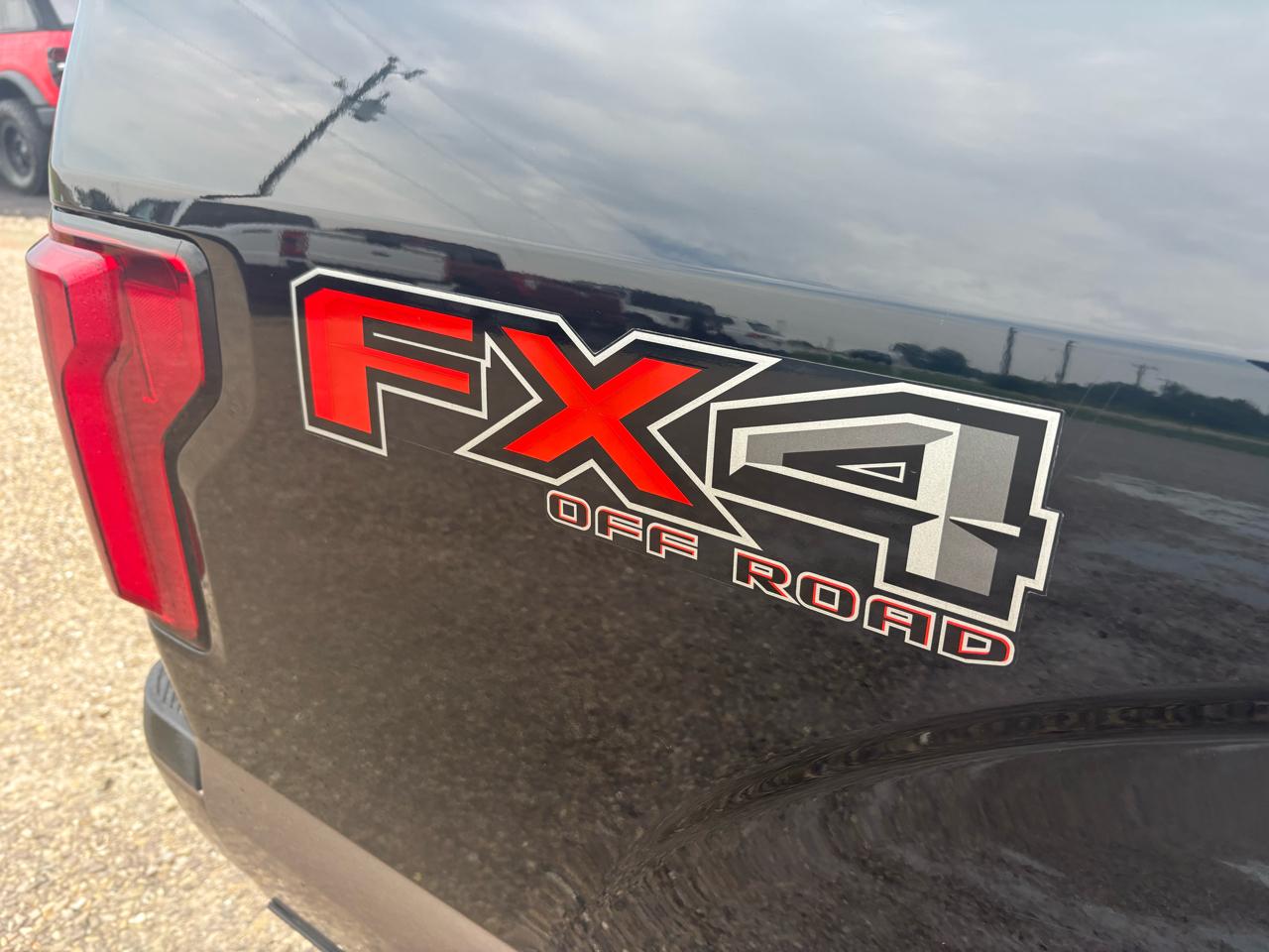 Ford F-150 4WD SuperCrew 139" Lariat 2018