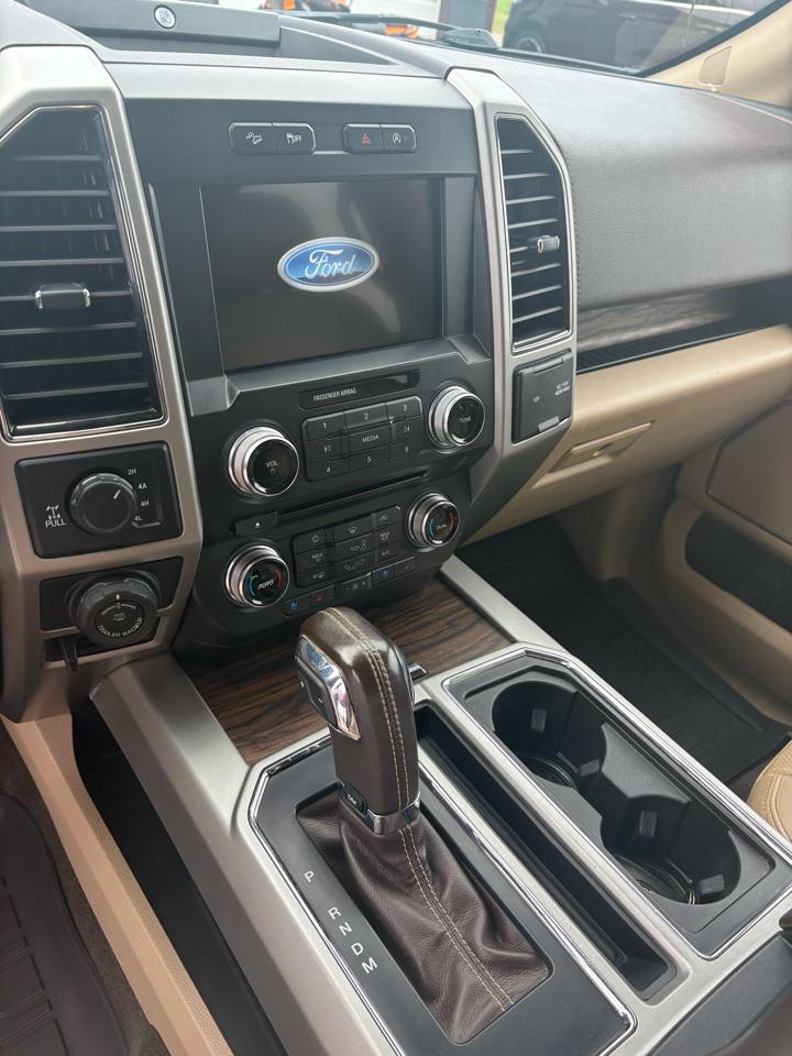 Ford F-150 4WD SuperCrew 139" Lariat 2018