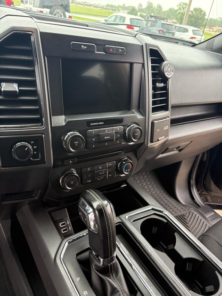 Ford F-150 4WD SuperCrew 139" XLT 2018