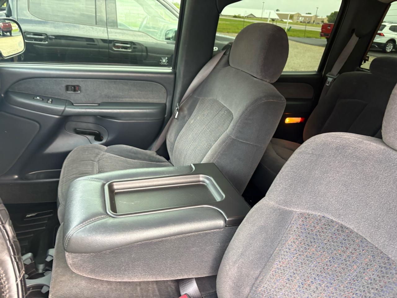 Chevrolet Silverado 1500HD HD Crew Cab LS 4WD 2002