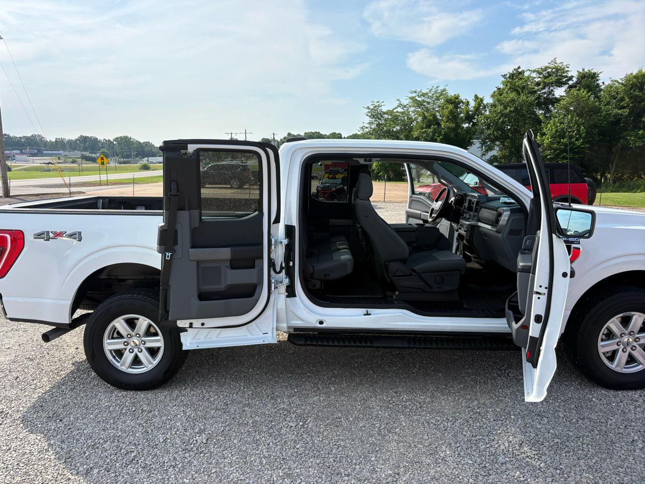 Ford F-150 4WD SuperCab 133" XLT 2023